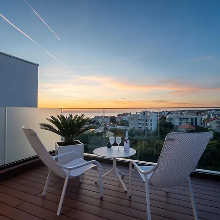 Apartment Dedaj - Penthouse Auri *
